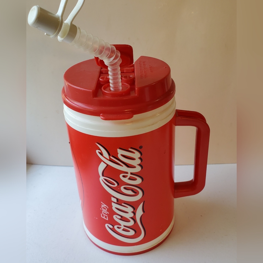 Vintage Coca-Cola Classic USA Whirly 24oz Plastic Mug with straw.